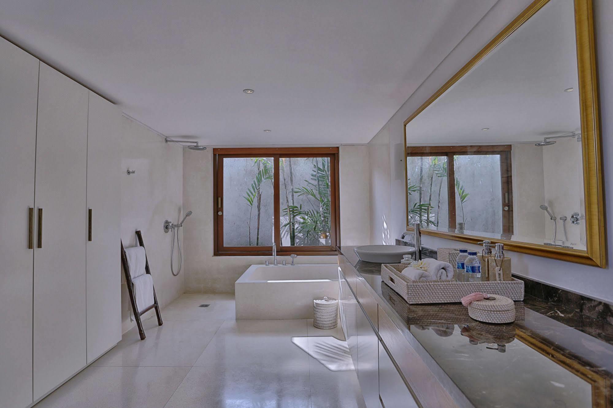 Villa Nikara Kuta  Bagian luar foto